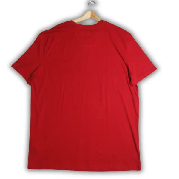 imagen que describe camisetas marca náutica de la tienda online american store