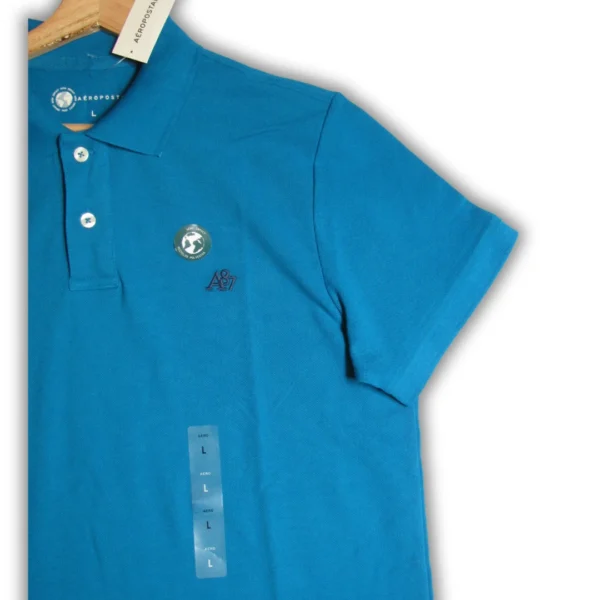 imagen que describe camiseta tipo polo de la tienda en linea american store
