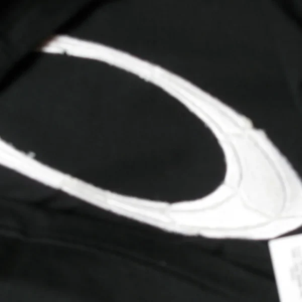 Camiseta Oakley hombre Negra Logo Bordado - Imagen 5